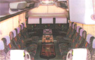 竜王交通の中型サロンバス内装